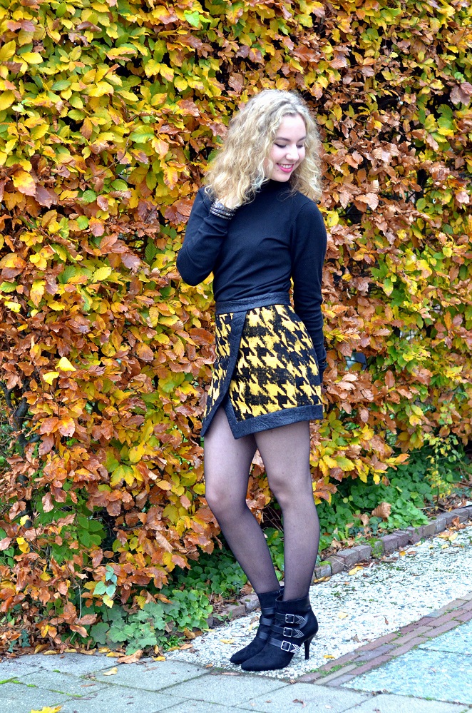 short skirt