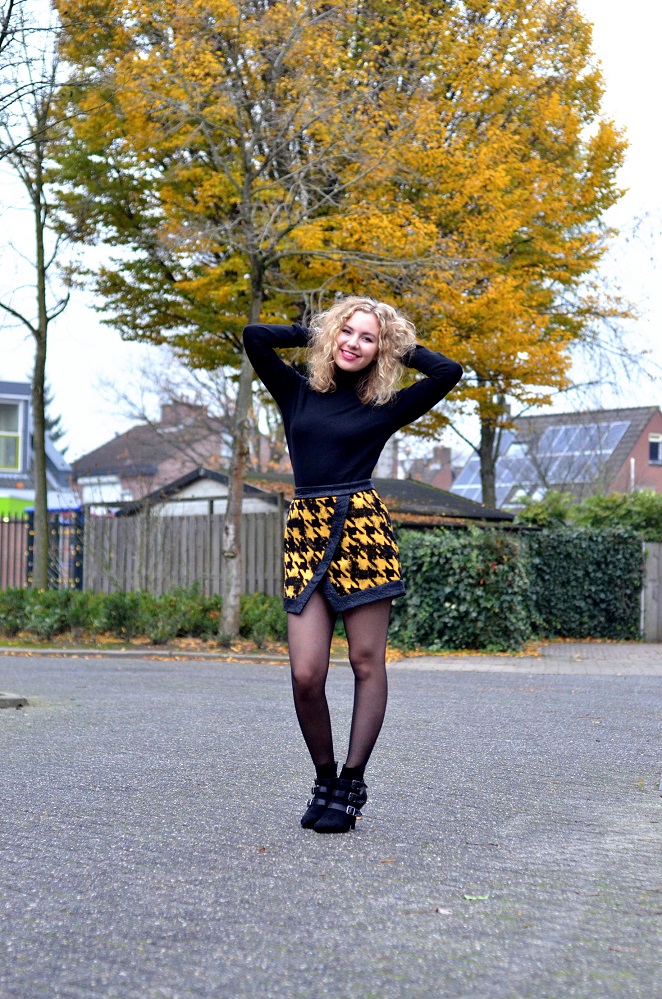 Short skirt
