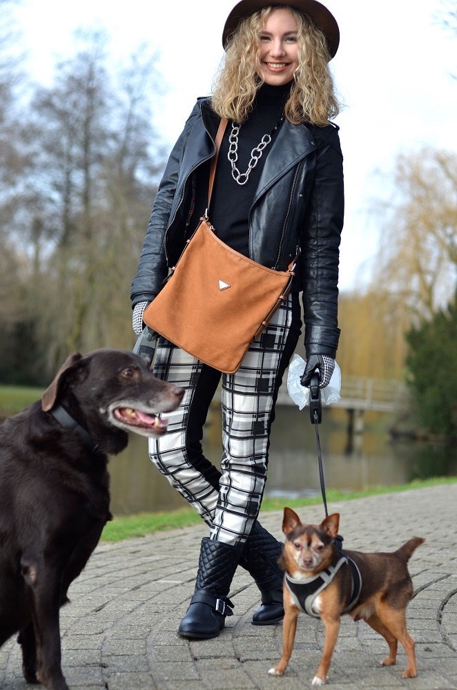 Touch of camel Black & White Camel Hat