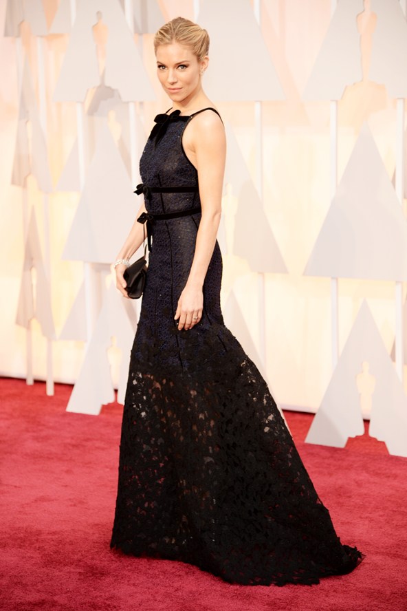sienna-miller-oscar-dress-lady-goldapple