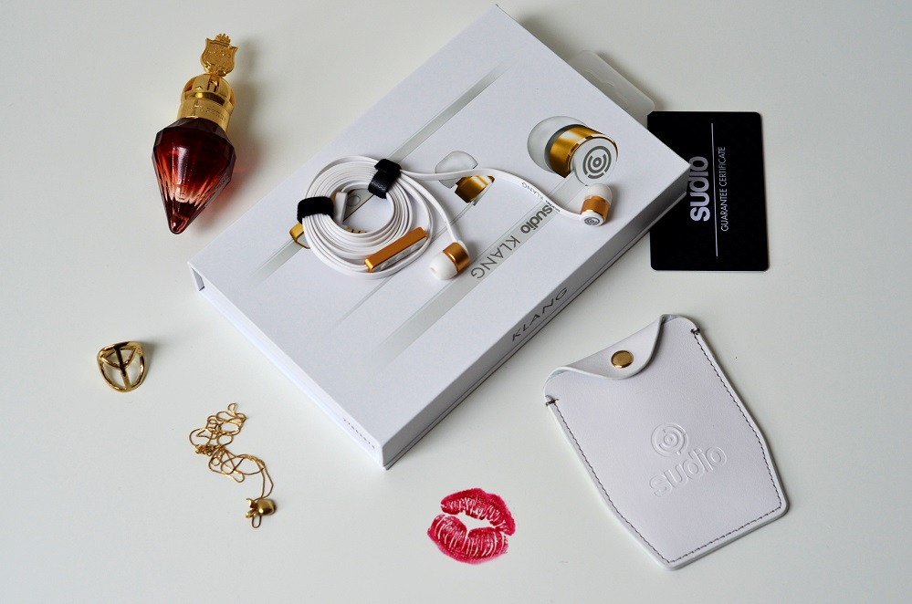 Chic Elegant and Perfect Sound Chic Elegant and Perfect Sound Sudio Klang White Earphones Review, Lady Goldapple