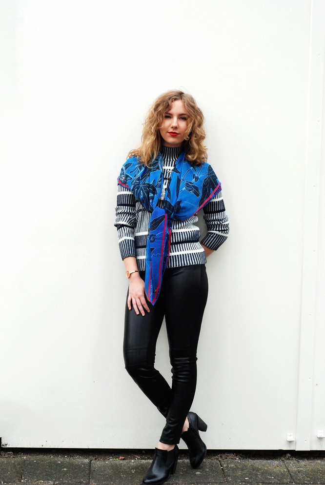 ways to wear a scarf