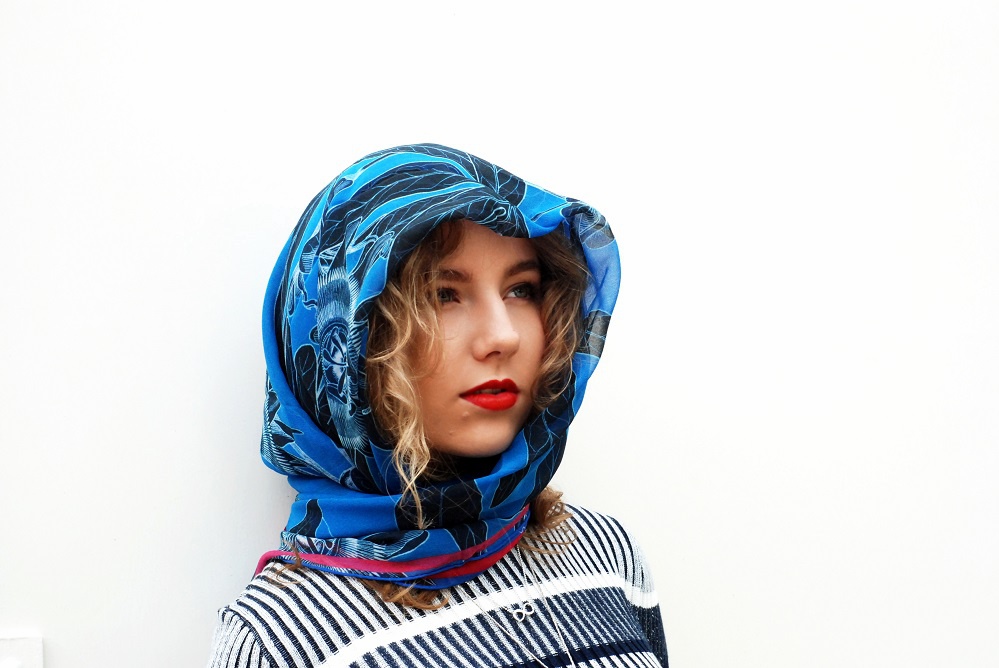 ways to wear a scarf